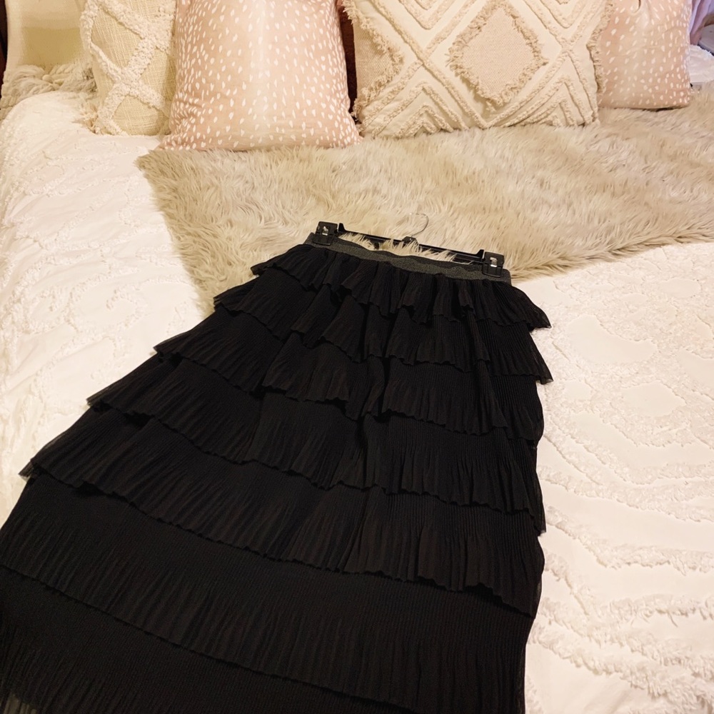 •NWOT Ruffle Skirts• - Picture 3 of 3